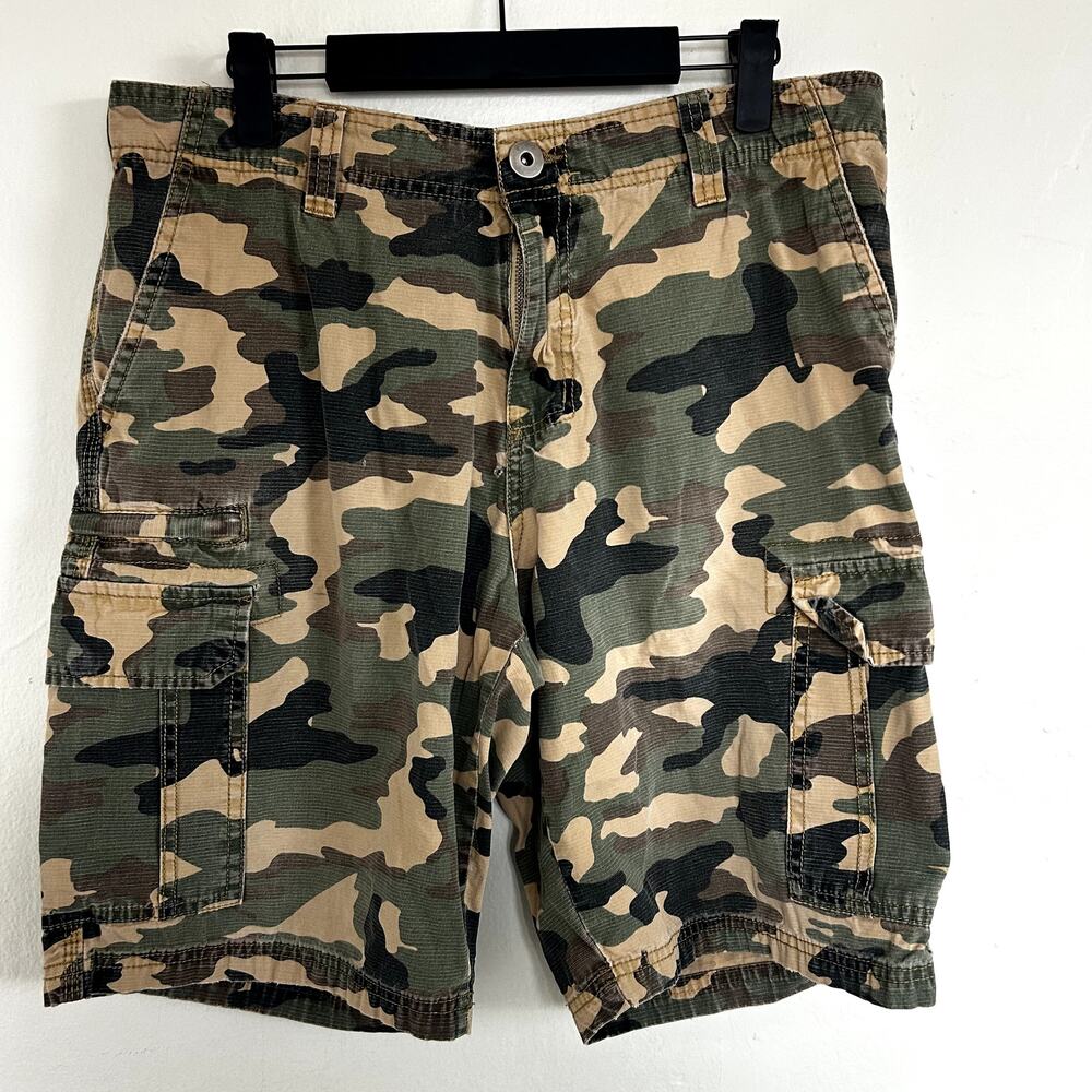 Camo edgy oversized Bermuda cargo shorts